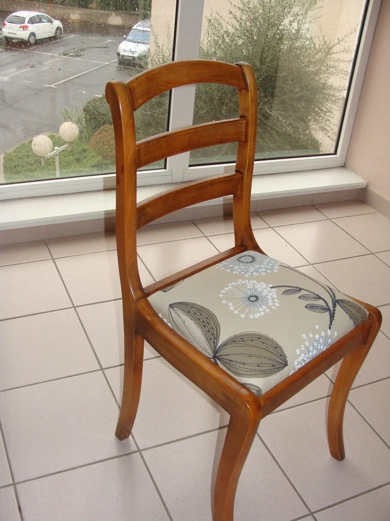 Chaise style restauration galette couverte de tissu coton et lin Tootsie de Blendworth